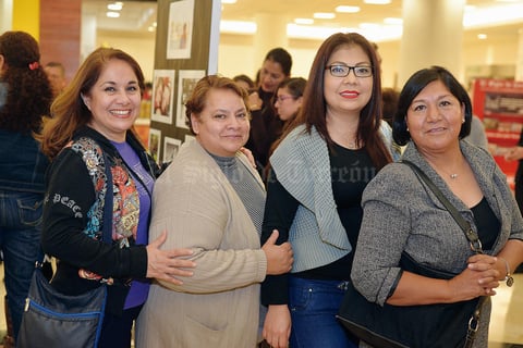 02022017 EN EL MALL.  Margarita, Elida, Elizabeth y Gina.
