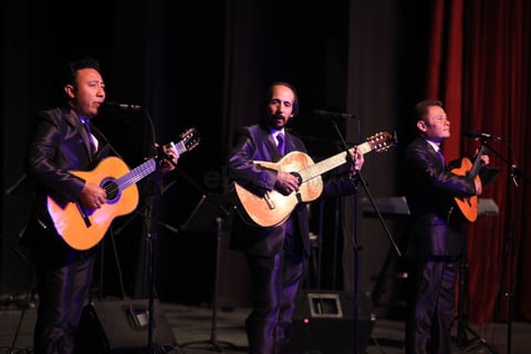 Desde su fundación en 1944, Los Panchos han alcanzado reconocimiento internacional, desde México hasta Japón, Rusia y Sudamérica.