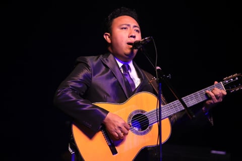 Misael Reyes, primera voz y armonía.