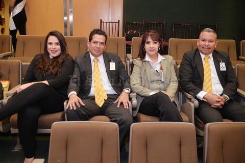 04022017 ENTREGA DE RECONOCIMIENTOS.  Daniela, Pedro, Aracely y Rogelio.