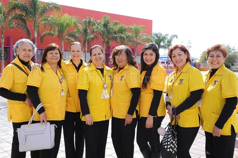 04022017 LA FOTO DEL RECUERDO.  Hortencia, Guille, Mayela, Olga, Rocío, Mely, Rocío y Chiquis.