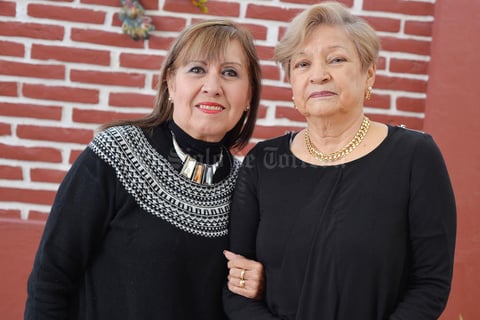 07022017 Paty y Elsa.