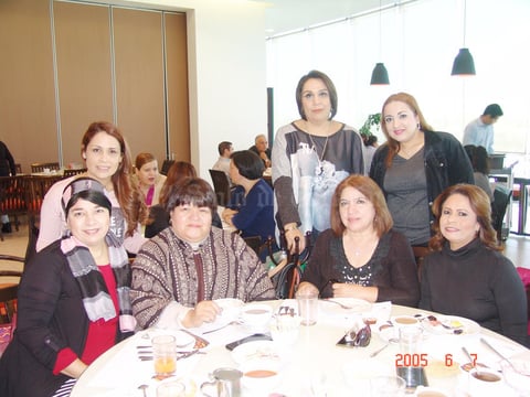 08022017 Poly, Dalia, Elba, Lupita, Brenda, Sandy y Blanquita.
