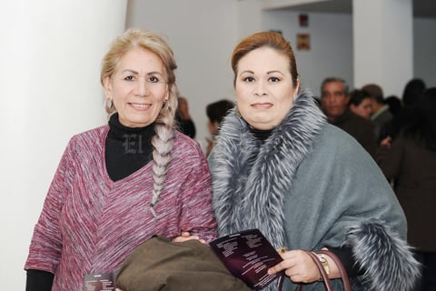 10022017 EN UN HOMENAJE  Graciela y Karla.