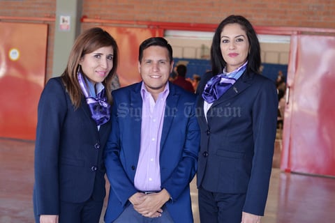 11022017 EN LA CAMERATA.  Erick y Lupita.