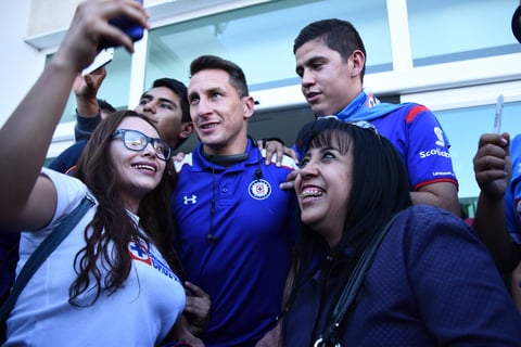 Christian Giménez fue el más asediado, sin que el resto de sus compañeros escaparan como el caso del exsantista Adrián Aldrete y el arquero José de Jesús Corona.