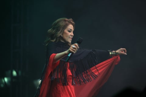 Guadalupe Pineda enamora a los duranguenses