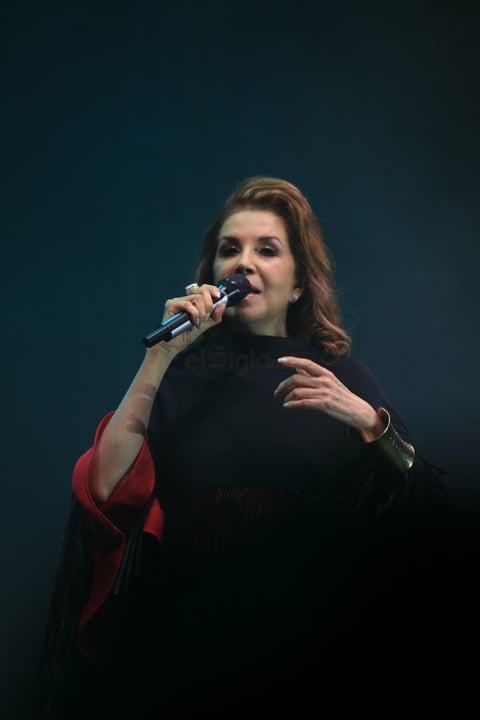 "Muchas gracias, muy buenas noches. Me da muchísimo gusto estar aquí esta noche en esta bellísima perla que tiene el país, este lugar mágico, tan hermoso, con estos monumentos, esta arquitectura tan bella, esta ciudad colonial maravillosa", dijo la cantante a su público.