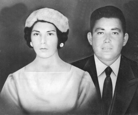 12022017 Lupita Sánchez y Salvador Carrillo Saldívar el 2 de febrero de 1955 en Fco. I. Madero, Coahuila.
