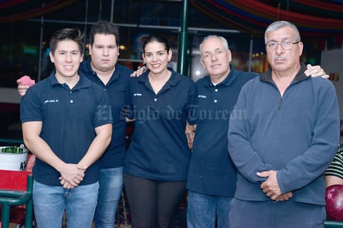 13022017 CONVIVEN.  Jorge, Andrew, Vero, Javier y Víctor.