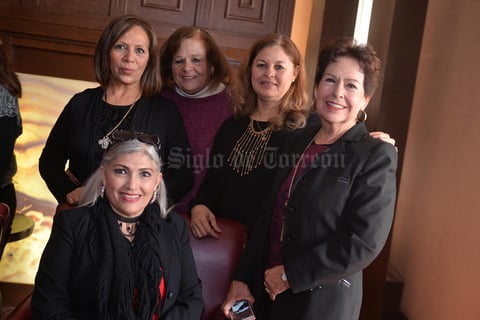 15022017 MUY CONTENTAS.  Laura, Cony, Isabel, Lupita y Cristina.