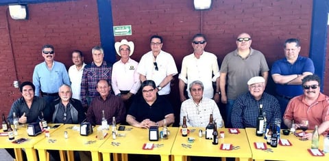 15022017 DíA DE LA AMISTAD.  Amigos de la mesa de La terminal.
