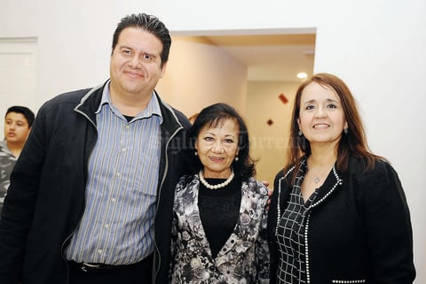 16022017 EN RECIENTE EVENTO.  Jesús, Luly y Lupita.