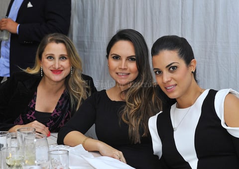 Vania, Ale y Lore
