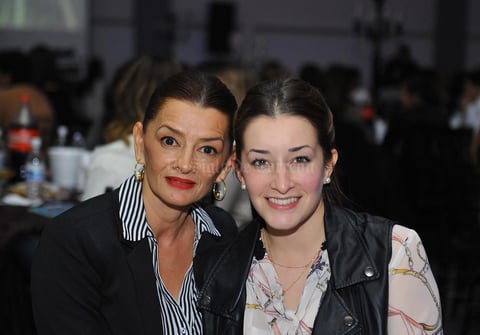 Estela González y Mariana Veyán
