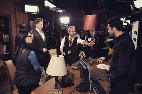 Sobre la participación de Conan O'Brien en Mi adorable maldición, el productor Ignacio Sada señaló que es un privilegio y un gozo poder contar con una figura de la talla de Conan en esta telenovela.