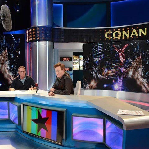 Durante su estadía en Televisa, este fue el estudio en el que graba su especial desde México.