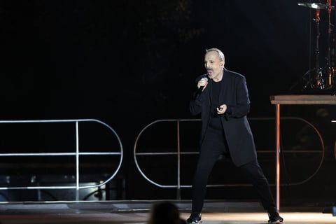 El show arrancó con canciones como Duende y Sereno.
