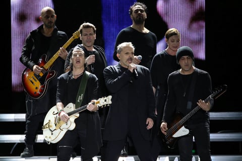 El cantante español ofreció un recital gratuito ofrecido en la Ciudad de México.