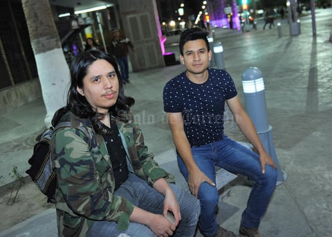 21022017 EN PASEO MORELOS.  Antonio y Rey.