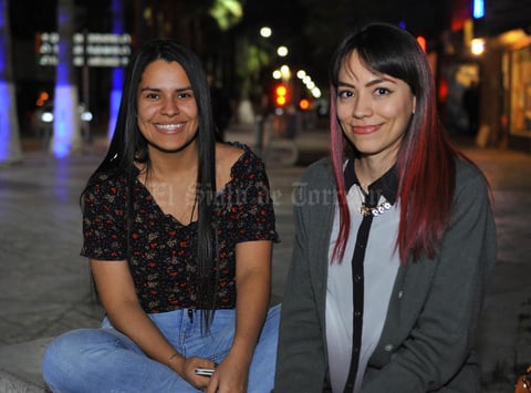 21022017 AMIGAS.  Ana y Estefanía.