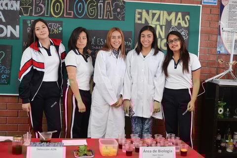 21022017 Alumnas del plantel educativo.