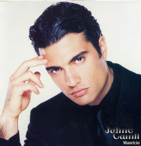 El actor Jaime Camil inició su carrera en Televisa en el melodrama Mi destino eres tú.