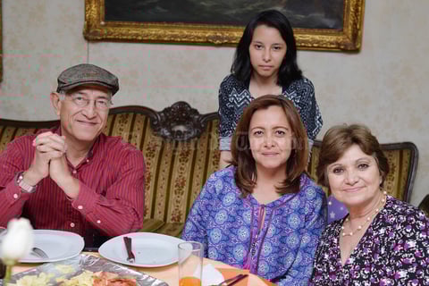25022017 Grata celebración familiar