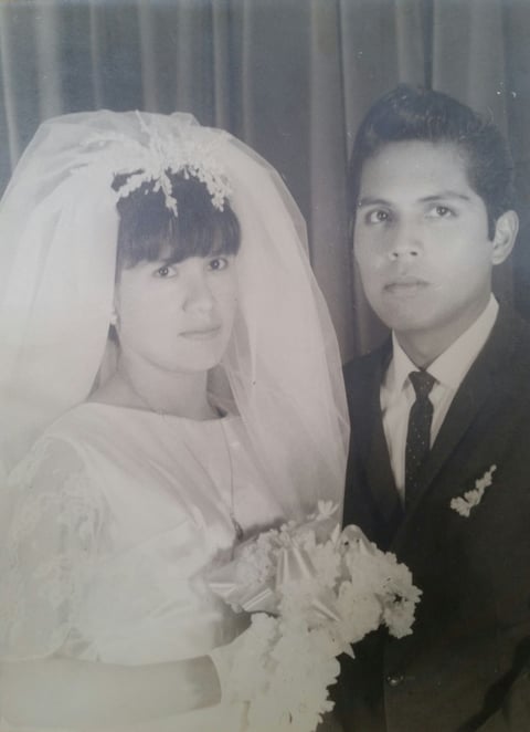 27022017 Marí­a del Rosario Ávila Morales y Jesús Garcí­a Sifuentes el día de su boda, el 5 de febrero de 1967, quienes este año 2017 celebran sus bodas de oro.