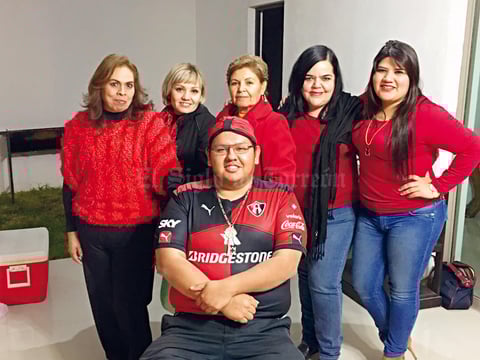 26022017 Mtro. Luis Fernando Hernández Rivera en compañía de las abogadas: Berenice García Parra, Gabriela Estavillo, Carmen Trejo Rocha, Edith Rodríguez Morales y Mayela Medina.