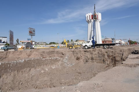Hace dos años la plaza sufrió una remodelación, en la que se invirtieron aproximadamente 400 mil pesos, hoy se realizan nuevos trabajos por el Metrobús Laguna.