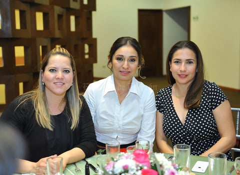 Lupita, Ángeles y Malu