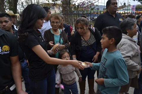De acuerdo con datos proporcionados por la misma familia, de la pareja formada por don Pompeyo y la señora Francisca nacieron seis hijos, dos de los que colaboraban en la elaboración del pan, mientras que los hermanos más pequeños cumplían con su parte, consistente en salir a venderlo en canastas en el poblado El Nayar, actividad que realizaban puerta por puerta.