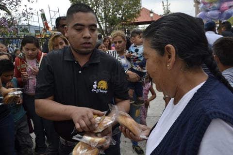 Primero, la señora Francisca hacía el pan para su casa y familia; sin embargo, tenían la filosofía de "compartir el taquito", y de ahí surgió la idea compartida por las mismas vecinas de que la señora Francisca hiciera el pan pero que se los vendiera por lo que de esa forma inició la venta del pan Don Pompeyo.