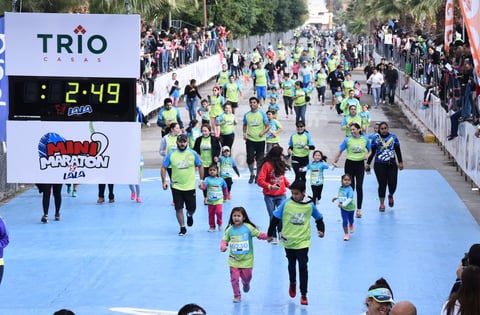 Decenas de familias se mostraron felices de participar.