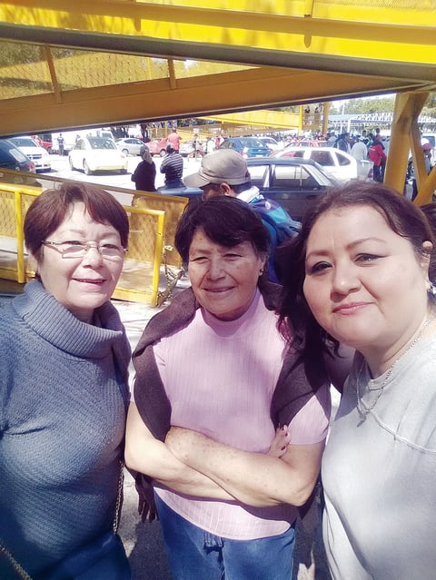 09032017 Rosy y Anita Flores y Lorena Galván.
