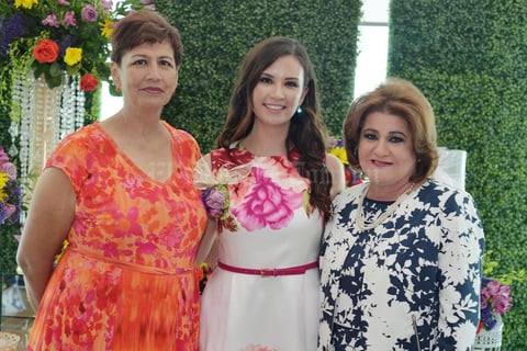 10032017 SE CASARá EN BREVE.  Laura Isabel Alvarado recibió una despedida de soltera por parte de Josefina y Guadalupe.