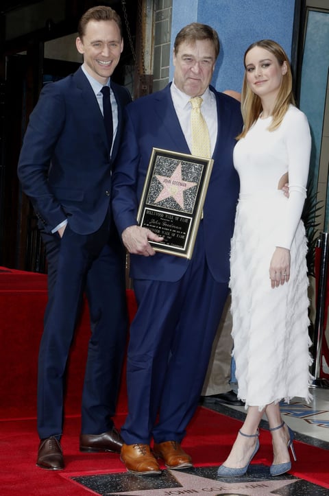 Goodman, quien aparece en Kong: La Isla Calavera, comparte créditos con Brie Larson y Tom Hiddleston, quienes lo acompañaron en la entrega de la estrella.