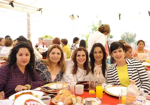 Ana María, Claudia, Laurencia, Ana e Inés
