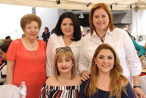 Nena, Maverick, Lety, Rebeca y Francis