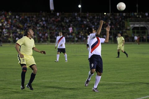 Las Chivas derrotaron 4-3 al América.