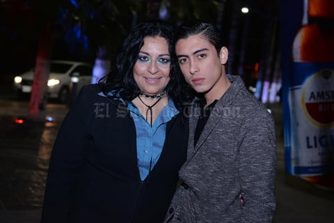 20032017 DE FIESTA.  Alejandra y Hugoalexi.