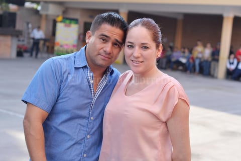 22032017 EN EVENTO ESCOLAR.  Jorge y Rubí.