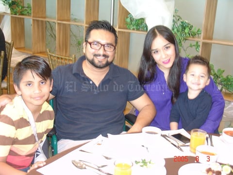 27032017 Santi, Aarón, Edna y Daniel.