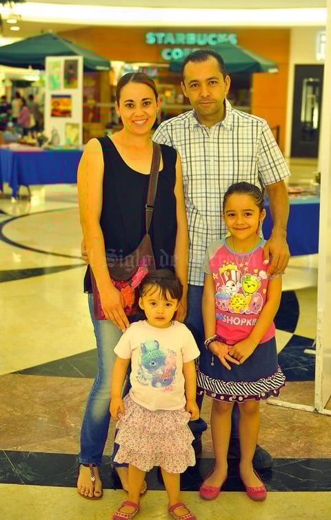 26032017 Karla, Domingo, Sara y Renata.