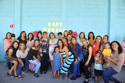 26032017 Lidia, Kenia, Ludi, Blanca, Adriana, Gaby, Virginia, Elba, Norma, Susana, Laura, Christian, Helen, Margarita, Doris, Dulce y Karina acompañando a Brenda.