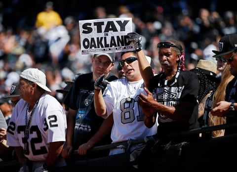 A pesar de la demanda que tenían en Oakland, los Raiders se mudaron a Las Vegas.