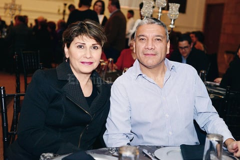 30032017 EN RECIENTE EVENTO.  Carmen y Hassan.