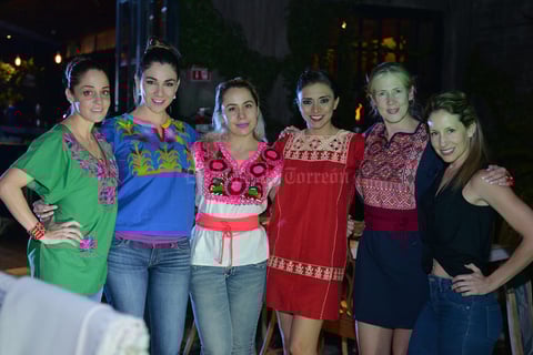 Gaby, Yadira, Paola, Fabiola, Moni y Martha
