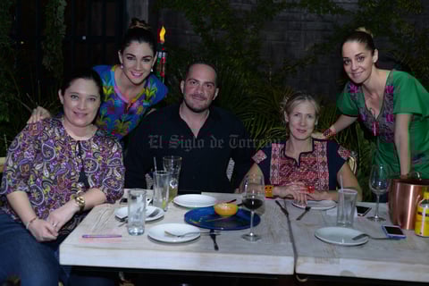 Rosalinda, Yadira, Pedro, Mónica y Gaby